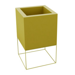 comprar VELA CUBO MACETERO BY RAMÓN ESTEVE online de VONDOM desde 387,20 € comprar VELA CUBO MACETERO BY RAMÓN ESTEVE online de VONDOM desde 387,20 €