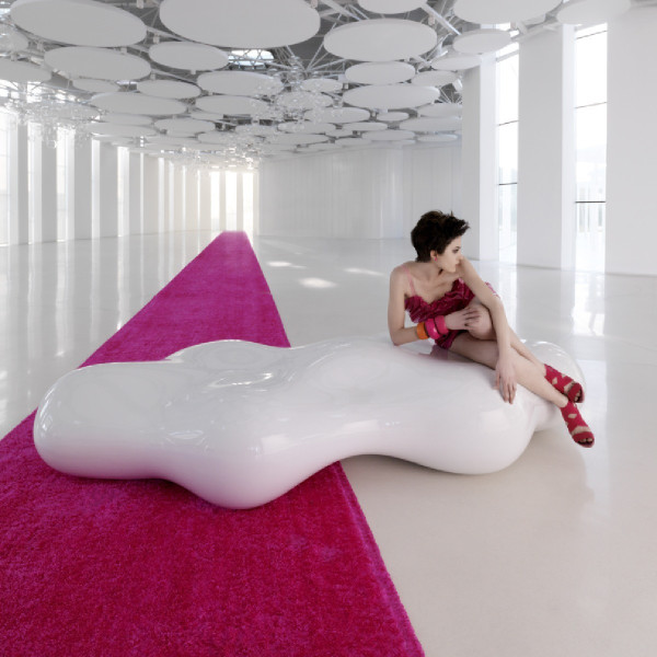 Lava banco LED por Karim Rashid