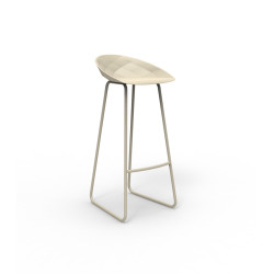 comprar Vases taburete por JM Ferrero online de VONDOM desde 284,35 € comprar Vases taburete por JM Ferrero online de VONDOM desde 284,35 €