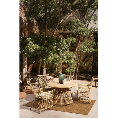 comprar SILLA CON REPOSABRAZOS | CON COJINES | ADELMA online de BIZZOTTO desde 577,17 €