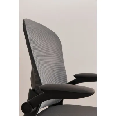 comprar SILLÓN OFICINA C-R KEMPTON NEGRO online de Yes desde 171,82 €