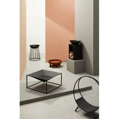 comprar BRASERO ILLINOIS CUAD NEGRO 60X60 online de Yes desde 216,59 €